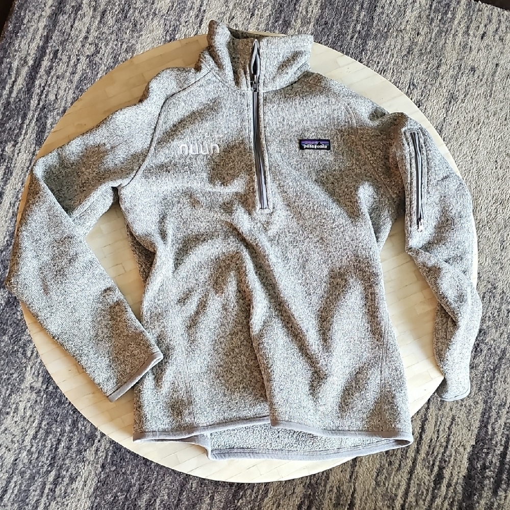 Patagonia x Nuun Women's 1/4 Zip-Up Sweater in Heather Gray